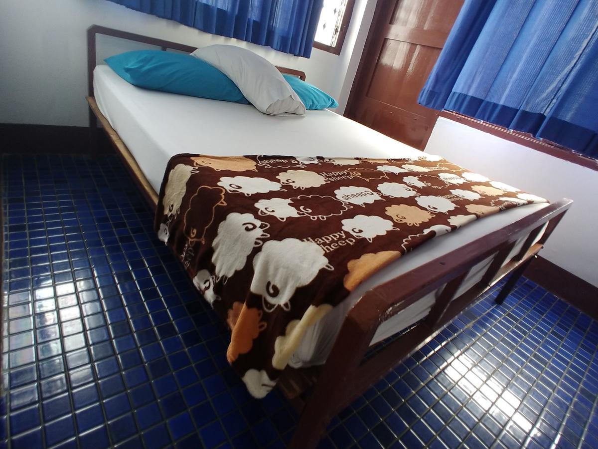 Prasuri Guest House Banguecoque Exterior foto